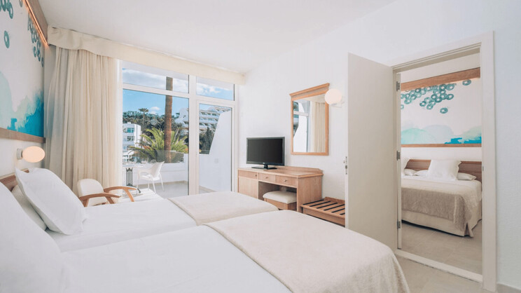 Superior Interconnecting Family Room